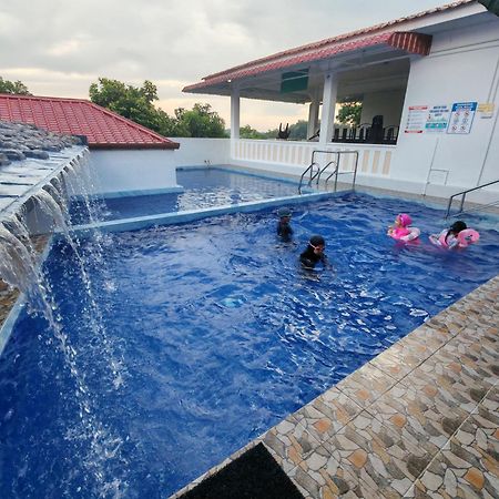 Seri Dusun Sepang Homestay & Event Space Exteriör bild